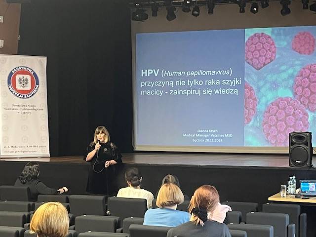 Spotkanie informacyjno - edukacyjne w Domu Kultury w Łęczycy na temat wirusa HPV